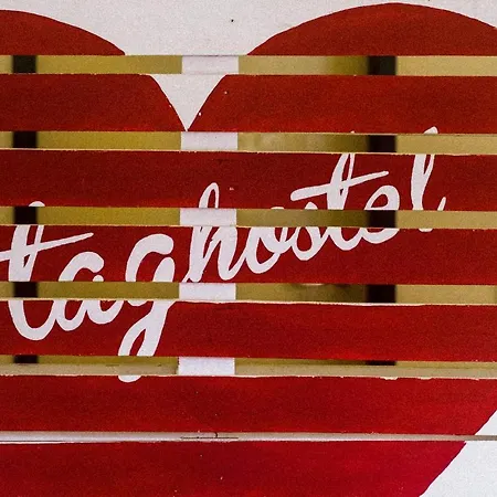 Boutique Taghostel * لاغوس